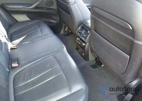 2015 BMW X5 xDrive35I z USA, uszkodzony, nr VIN 5UXKR0C51F0P09291